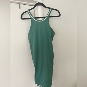 Vuori volley dress (cactus green)